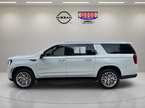Used 2025 GMC Yukon XL Denali AWD/4WD image 5