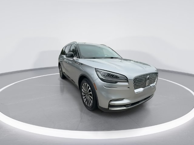 Used 2023 Lincoln Aviator Reserve RWD image 2