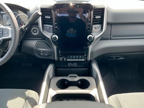 New 2026 RAM 2500 Big Horn AWD/4WD image 13