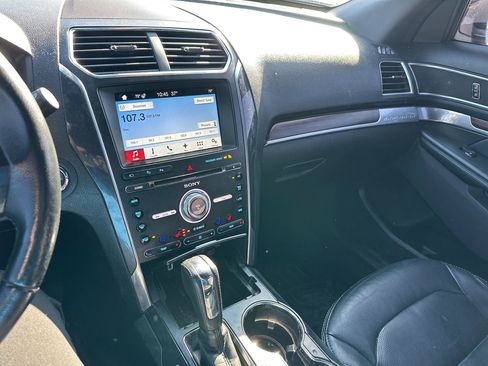 Used 2017 Ford Explorer Limited w/ Equipment Group 301A image 11