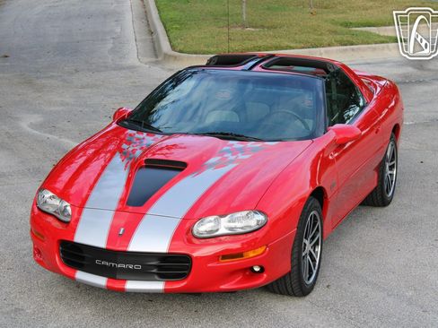 Used 2002 Chevrolet Camaro Z28 w/ SS Performance/Appearance Pkg image 27