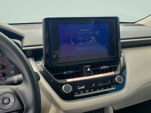 Used 2025 Toyota Corolla Cross L FWD image 16