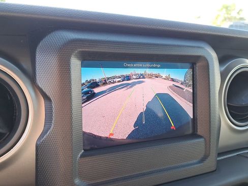 Used 2023 Jeep Wrangler Unlimited Sport image 20