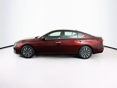 Used 2025 Nissan Altima 2.5 SV image 4