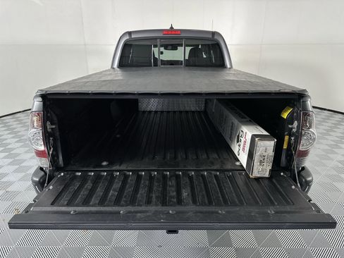 Used 2012 Toyota Tacoma 4x4 Access Cab V6 w/ TRD Sport Pkg image 25