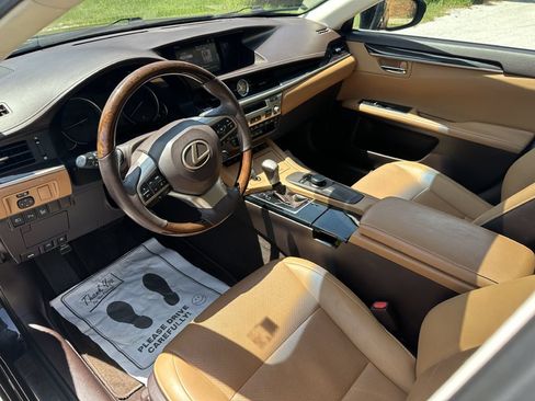 Used 2018 Lexus ES 350 w/ Premier Package FWD image 8