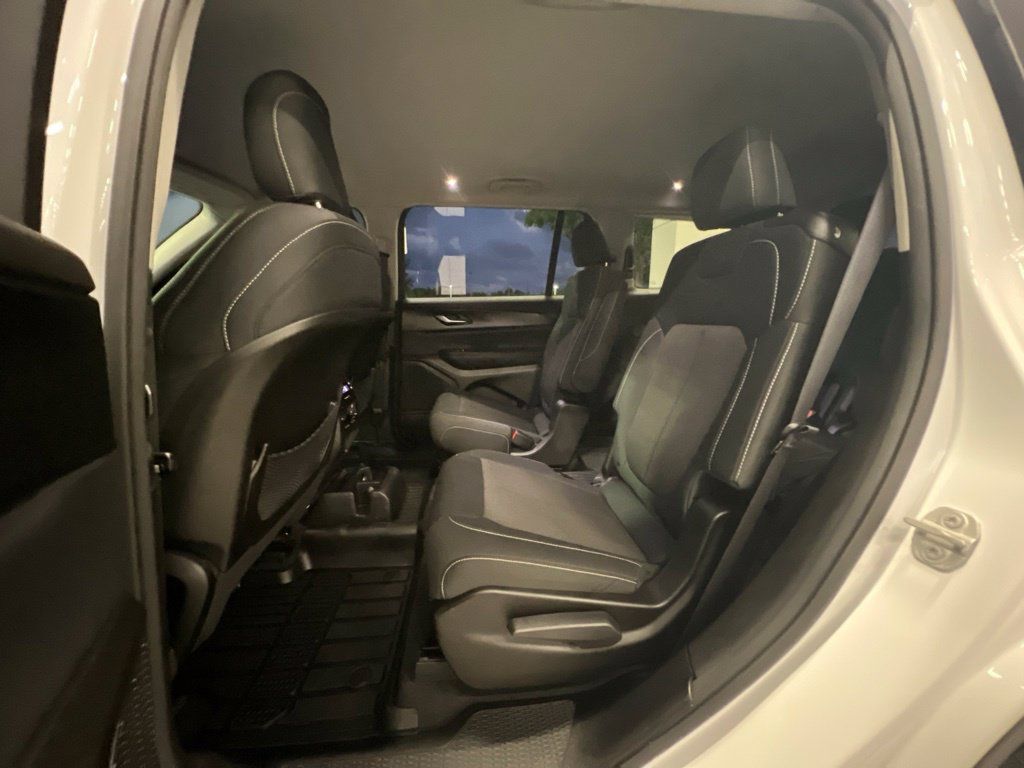 Certified 2023 Jeep Grand Cherokee L Laredo RWD image 27