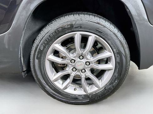 Used 2024 GMC Terrain SLT AWD/4WD image 28