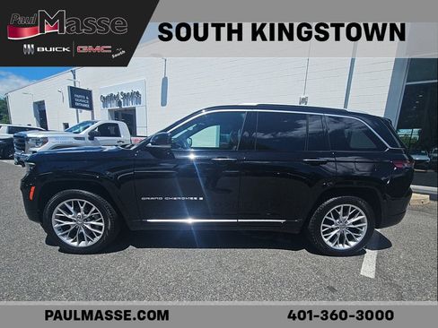 Used 2023 Jeep Grand Cherokee Summit w/ Luxury Tech Group V AWD/4WD image 4