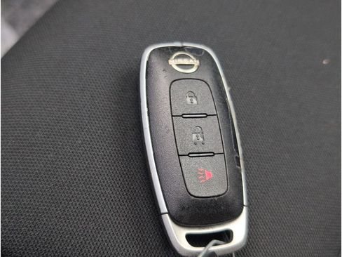 Used 2023 Nissan Rogue S image 19