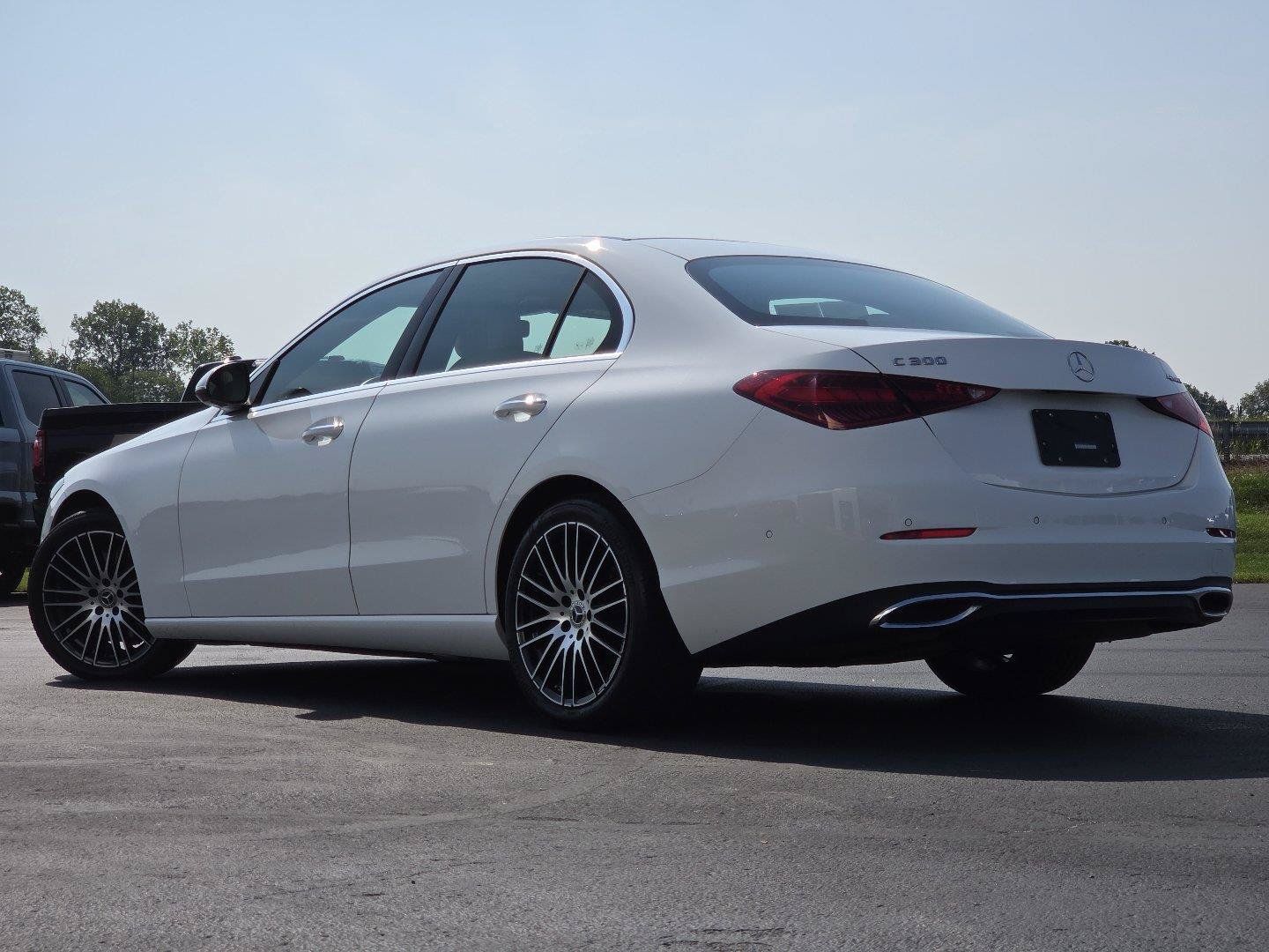 Used 2025 Mercedes-Benz C 300 4MATIC Sedan image 15