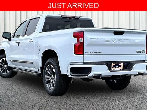 New 2026 Chevrolet Silverado 1500 High Country w/ Technology Package AWD/4WD image 7