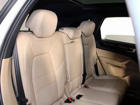 Certified 2023 Porsche Cayenne image 24