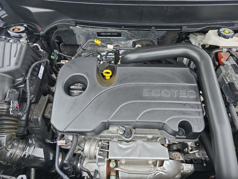 Used 2024 Chevrolet Equinox LT image 43