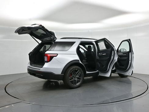 New 2026 Ford Explorer ST-Line RWD image 5