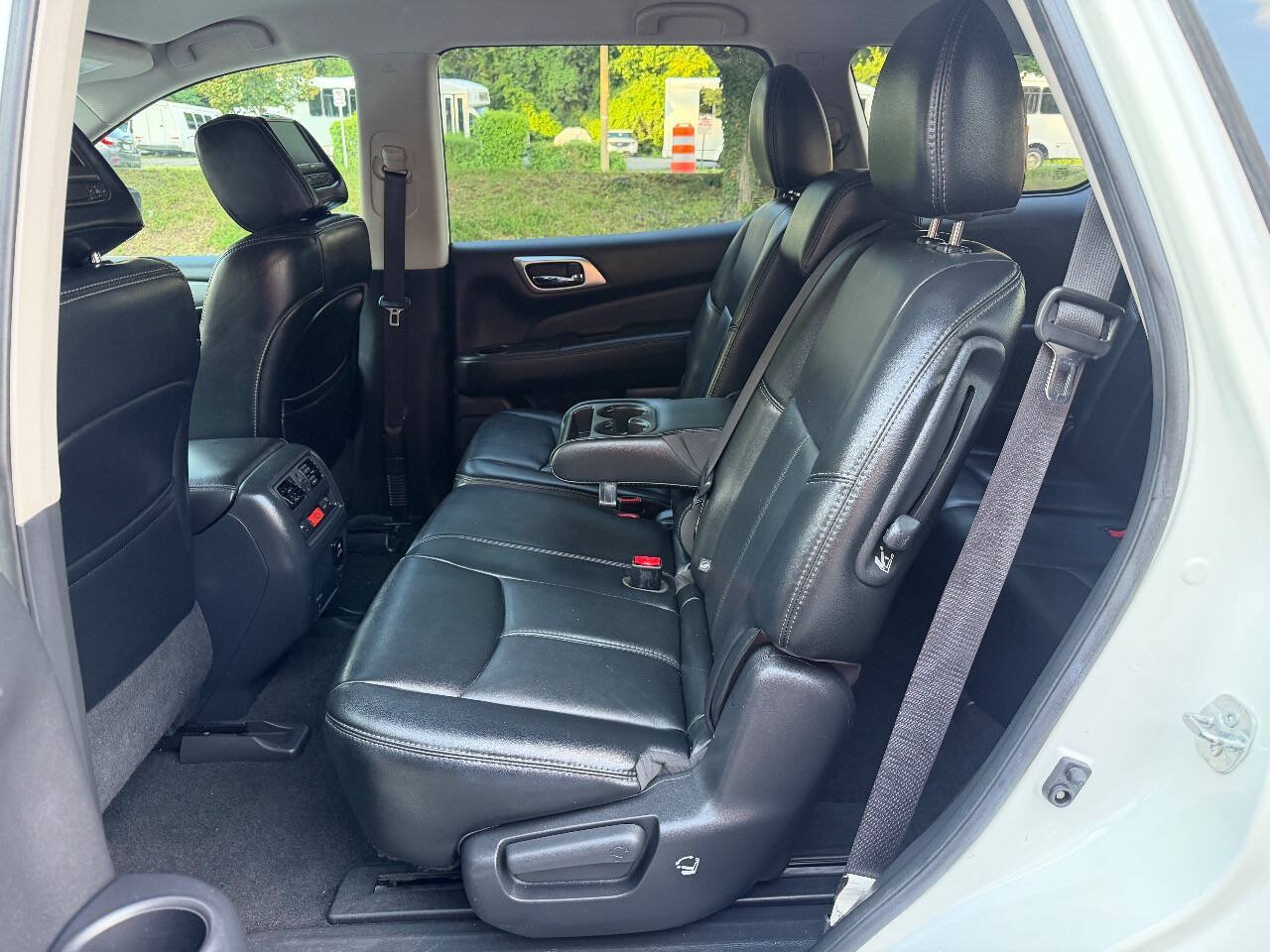Used 2017 Nissan Pathfinder SL w/ SL Tech Package AWD/4WD image 16