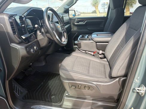 Used 2025 Chevrolet Silverado 1500 LT image 5