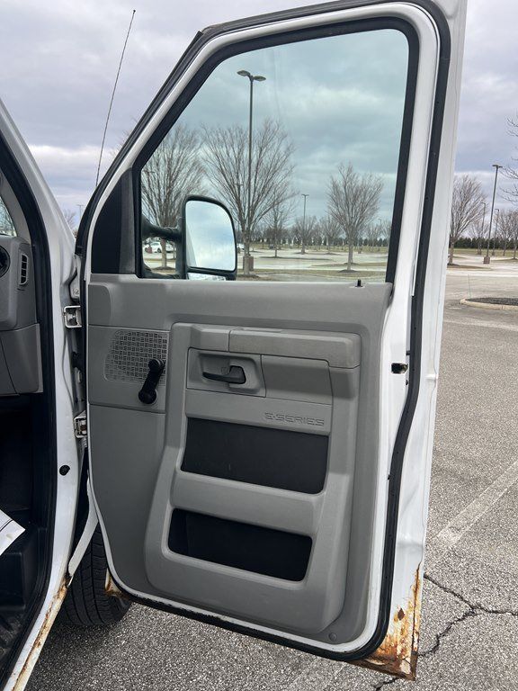 Used 2013 Ford E-250 and Econoline 250 RWD image 10