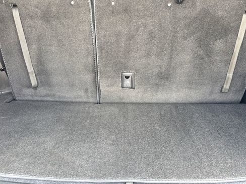 Used 2019 Toyota Highlander XLE FWD image 11