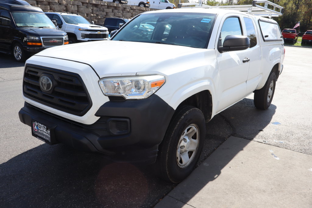 Used 2019 Toyota Tacoma SR RWD image 2