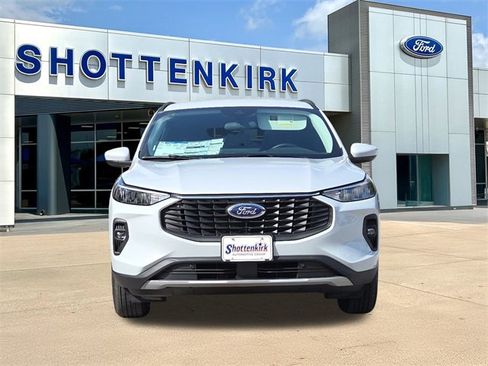 New 2025 Ford Escape SE image 2