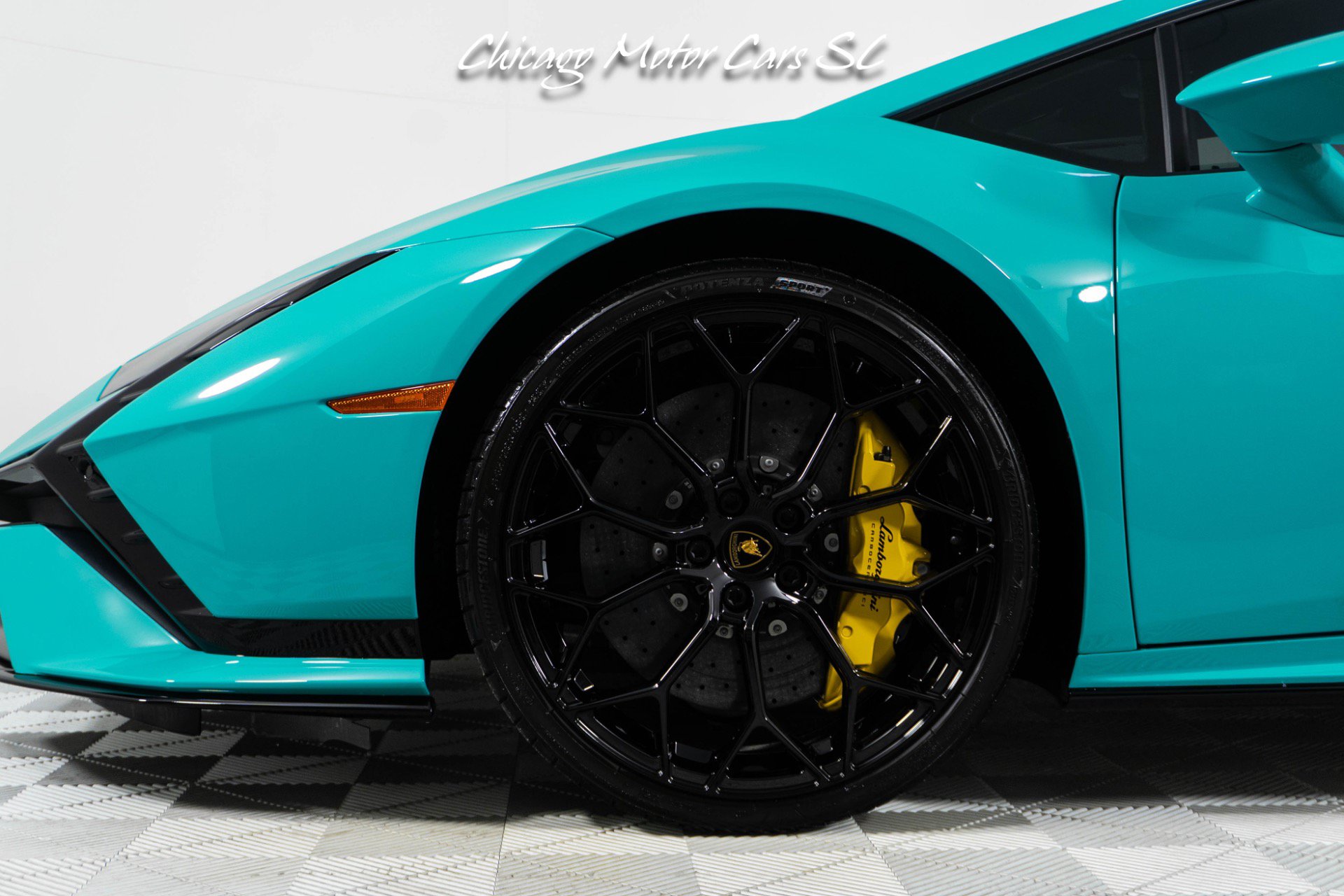 Used 2024 Lamborghini Huracan Tecnica RWD image 4