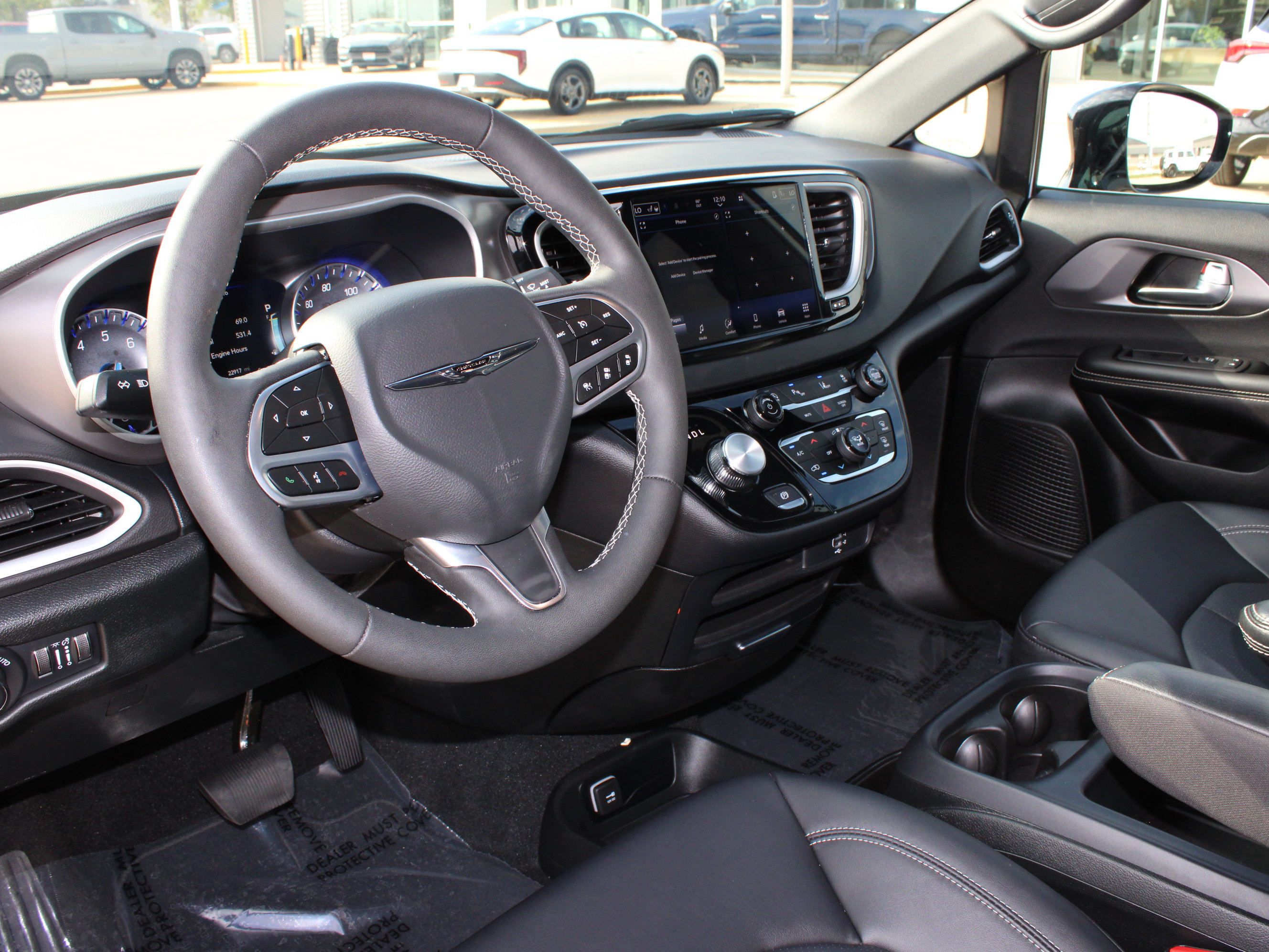 Used 2026 Chrysler Pacifica Select FWD image 14