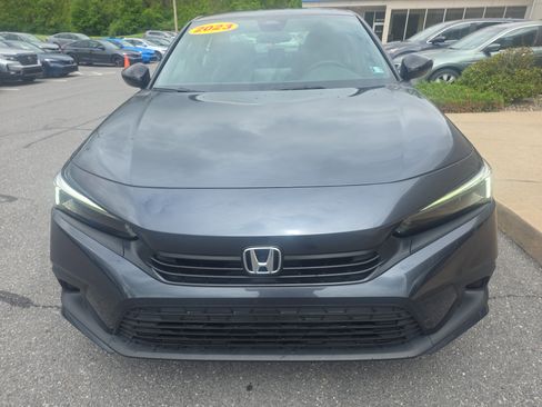 Used 2023 Honda Civic Sport image 2
