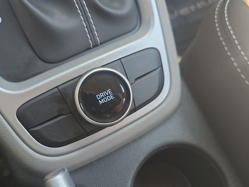 Certified 2024 Hyundai Venue SEL FWD image 30