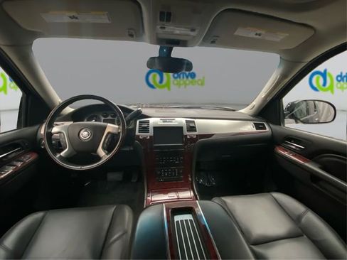 Used 2013 Cadillac Escalade EXT Luxury image 28