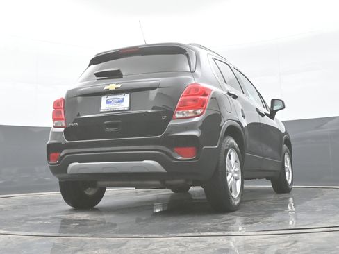Used 2020 Chevrolet Trax LT w/ LT Convenience Package image 40