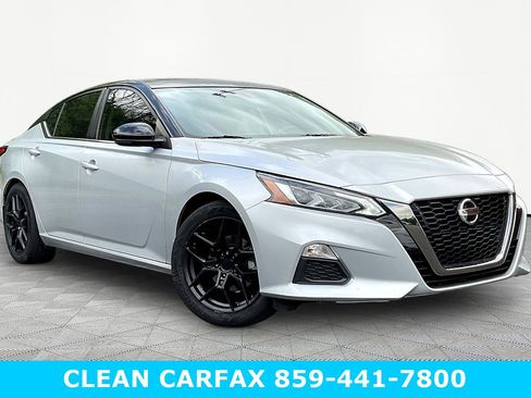 Used 2019 Nissan Altima 2.5 SR w/ SR Premium Package image 3