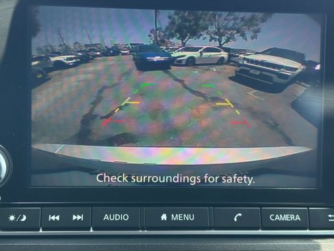 Used 2025 Nissan Rogue SV FWD image 24