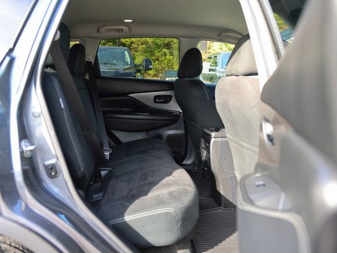 Used 2019 Nissan Murano S image 12