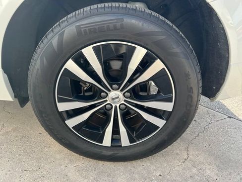 Certified 2024 Volvo XC60 B5 Core w/ Protection Package Premier AWD/4WD image 9