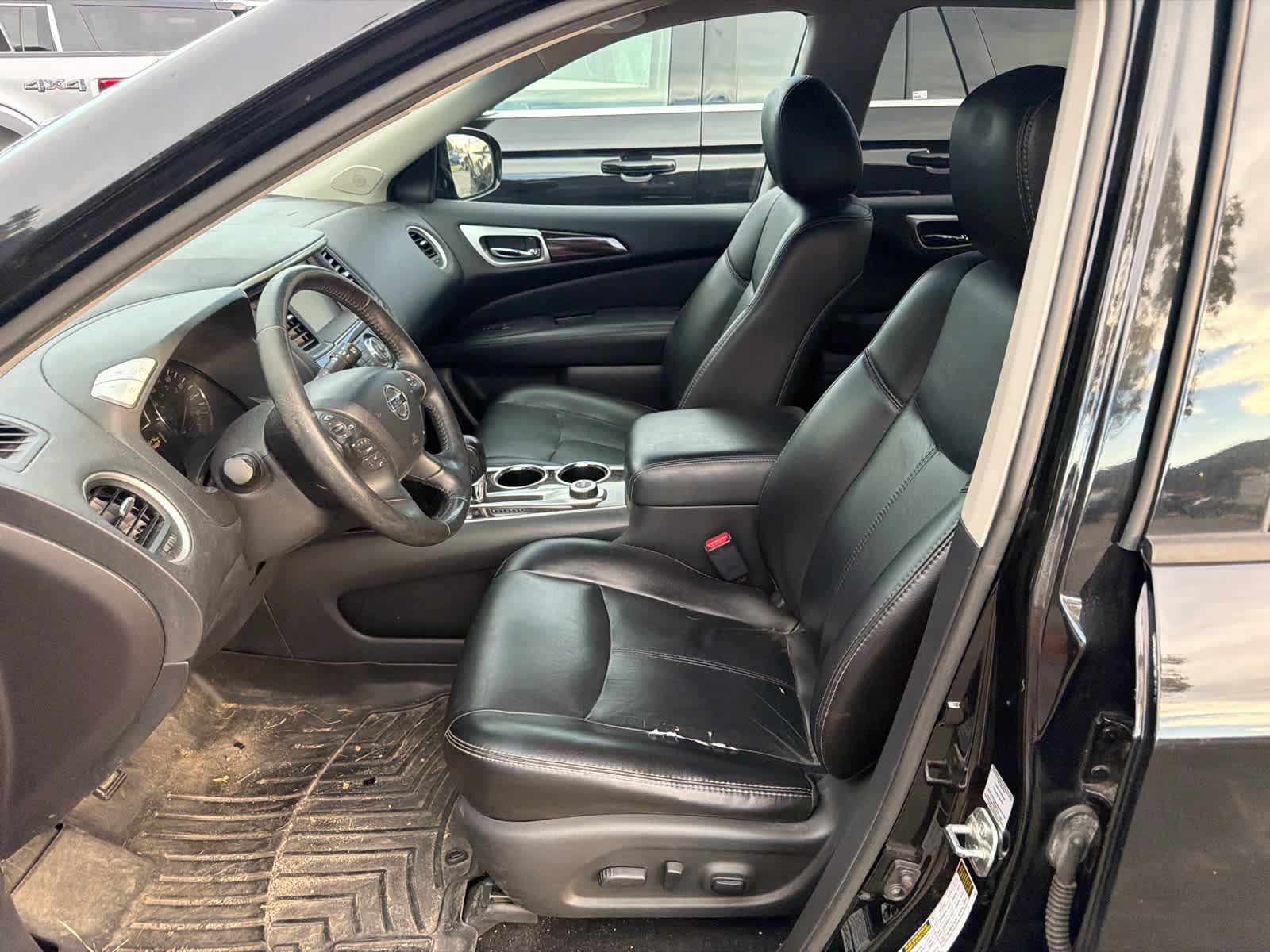 Used 2014 Nissan Pathfinder SL w/ SL Tech Package AWD/4WD image 4