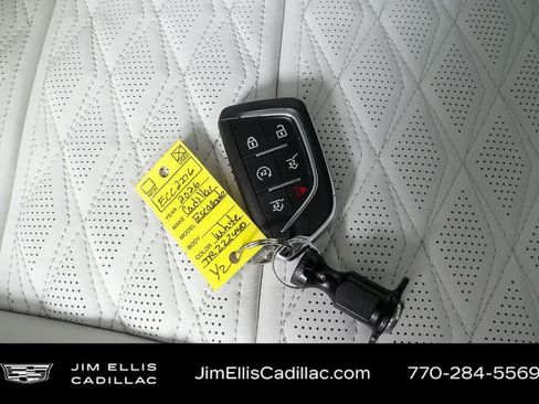 Used 2026 Cadillac Escalade ESV Platinum Sport w/ LPO, ONYX Package AWD/4WD image 29