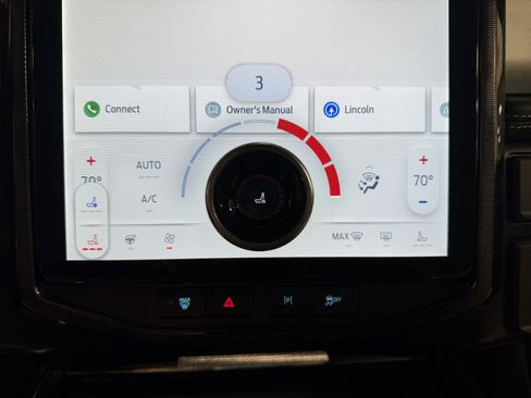 Used 2022 Ford F150 Lightning Platinum image 12