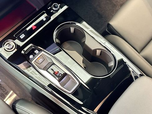 New 2027 Audi Q6 e-tron Premium Plus AWD/4WD image 14