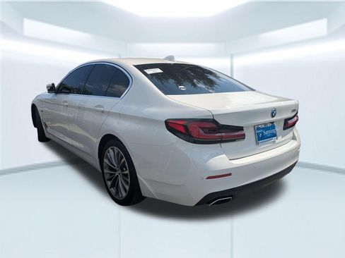 Used 2022 BMW 530e w/ Premium Package RWD image 2