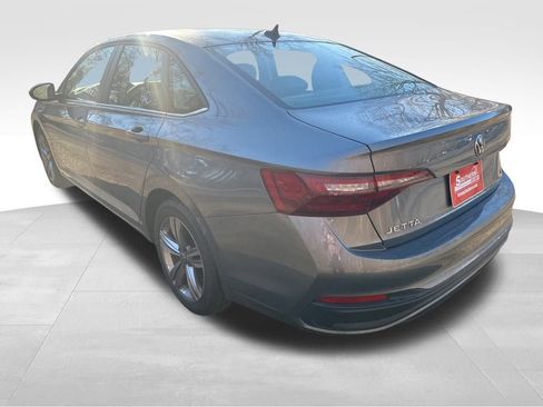 Used 2024 Volkswagen Jetta SE image 19