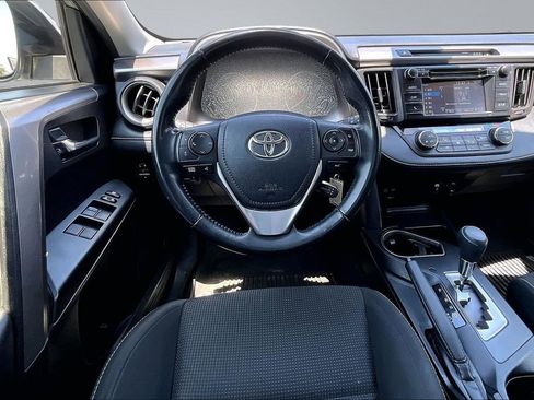 Used 2018 Toyota RAV4 XLE w/ All Weather Liner Package FWD image 5