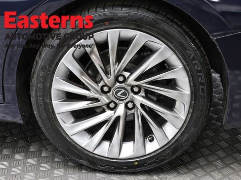 Used 2019 Lexus ES 350 Ultra Luxury image 8