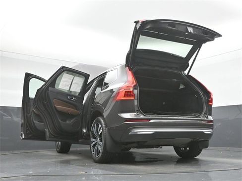 Used 2022 Volvo XC60 B5 Inscription image 57