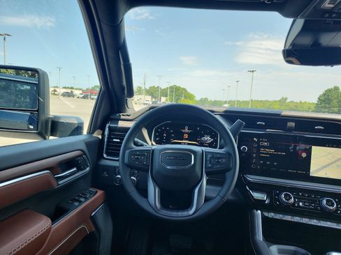 New 2026 GMC Sierra 2500 Denali Ultimate AWD/4WD image 14