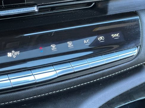 Certified 2024 Cadillac Escalade Premium Luxury image 29