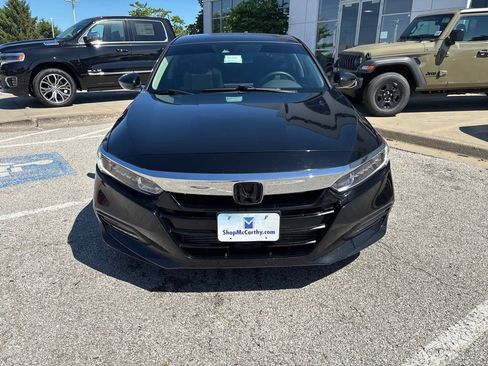 Used 2018 Honda Accord EX image 10