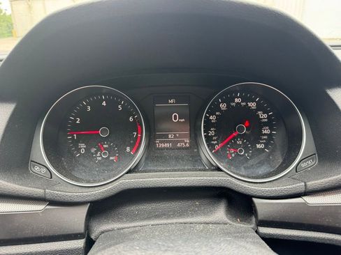 Used 2018 Volkswagen Passat 2.0T R-Line w/ R-Line Lighting Package FWD image 18