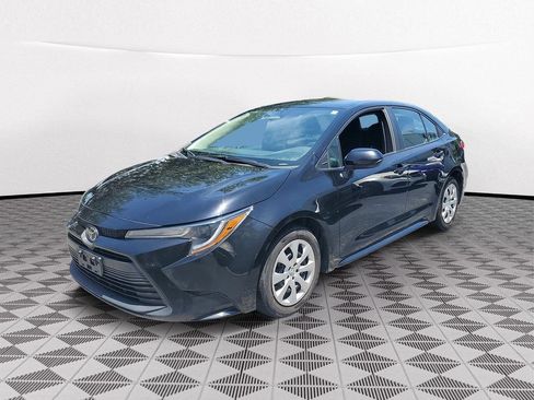 Used 2023 Toyota Corolla LE FWD image 3