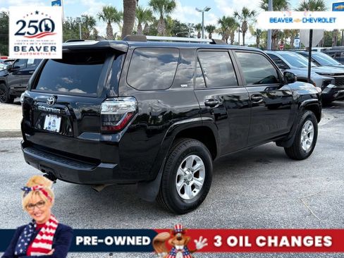 Used 2022 Toyota 4Runner SR5 RWD image 7